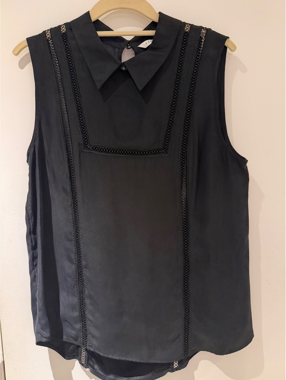 Veronica Beard Black Sleeveless Silk Blouse - Size 10